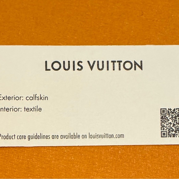 Louis Vuitton Daily Pouch - Picture 7 of 7